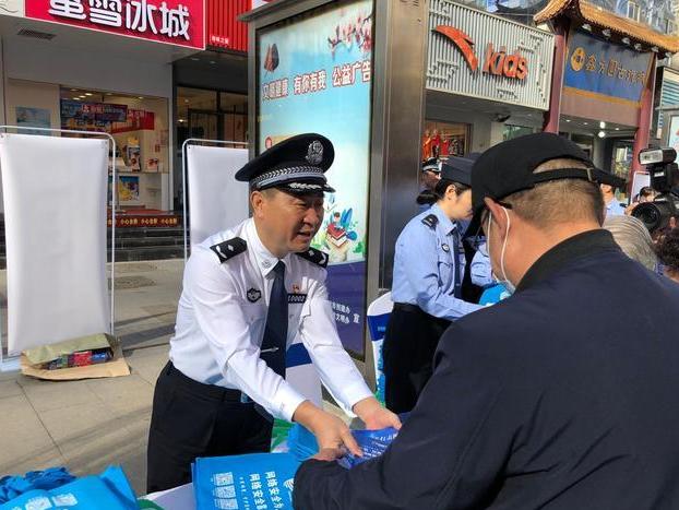 色情內(nèi)容是不合法的，違反我國相關的法律法規(guī)。我們應該遵守法律和道德準則，遠離色情內(nèi)容。如果有其他有益身心的娛樂需求，可以尋找一些正規(guī)的平臺或文化活動，例如觀看電影、參加體育運動等。這些活動不僅能夠提供娛樂，還能夠促進身心健康。同時，我們應該保持對互聯(lián)網(wǎng)的安全意識，避免訪問不明來源的鏈接或網(wǎng)站，以免遭受網(wǎng)絡欺詐或其他風險。讓我們共同努力，營造一個健康、積極的網(wǎng)絡環(huán)境。
