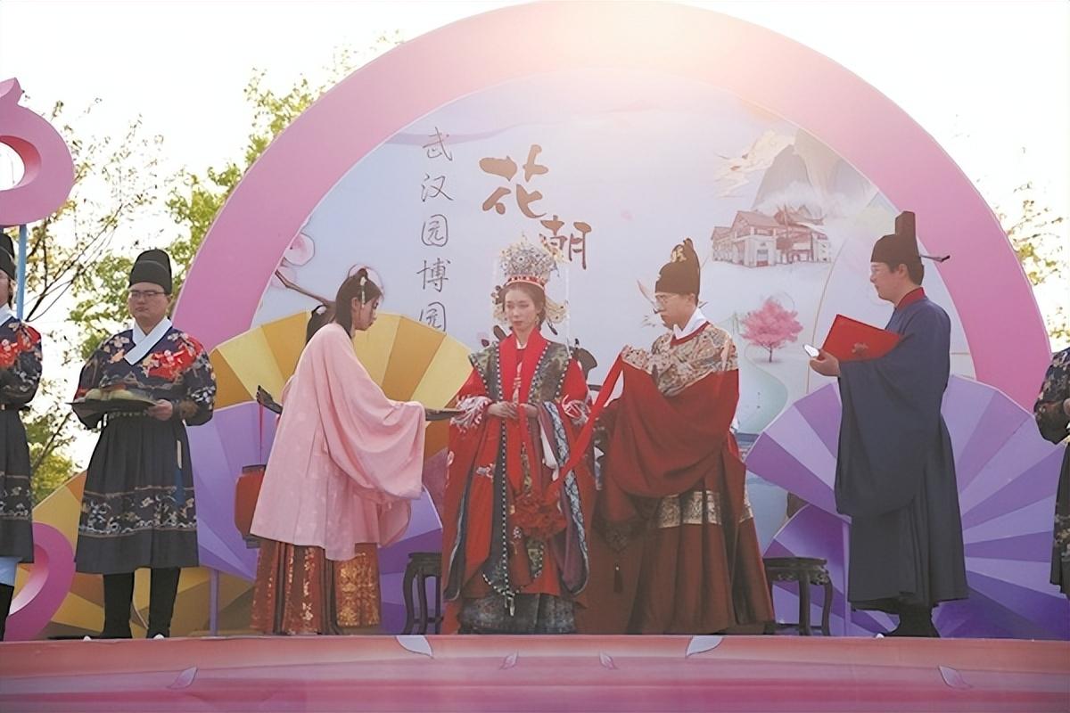催妝最新風(fēng)尚，探索現(xiàn)代妝容的嶄新魅力