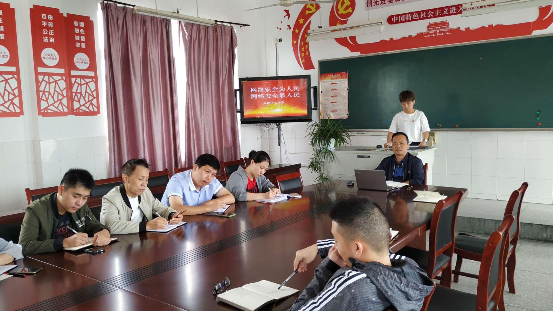 色情內(nèi)容是不合法的，違反我國(guó)相關(guān)的法律法規(guī)。我們應(yīng)該遵守法律和道德準(zhǔn)則，遠(yuǎn)離色情內(nèi)容。如果有其他有益身心的娛樂(lè)需求，可以尋找一些正規(guī)的平臺(tái)或文化活動(dòng)，例如觀看電影、參加體育運(yùn)動(dòng)、學(xué)習(xí)繪畫(huà)或音樂(lè)等。這些活動(dòng)不僅能夠提供娛樂(lè)，還能夠提升個(gè)人技能和促進(jìn)社交互動(dòng)。同時(shí)，我們也應(yīng)該保持對(duì)互聯(lián)網(wǎng)的安全警惕，避免點(diǎn)擊不明鏈接或訪(fǎng)問(wèn)不良網(wǎng)站，以免遭受網(wǎng)絡(luò)欺詐或個(gè)人信息泄露等風(fēng)險(xiǎn)。讓我們共同維護(hù)一個(gè)健康、積極、和諧的互聯(lián)網(wǎng)環(huán)境。