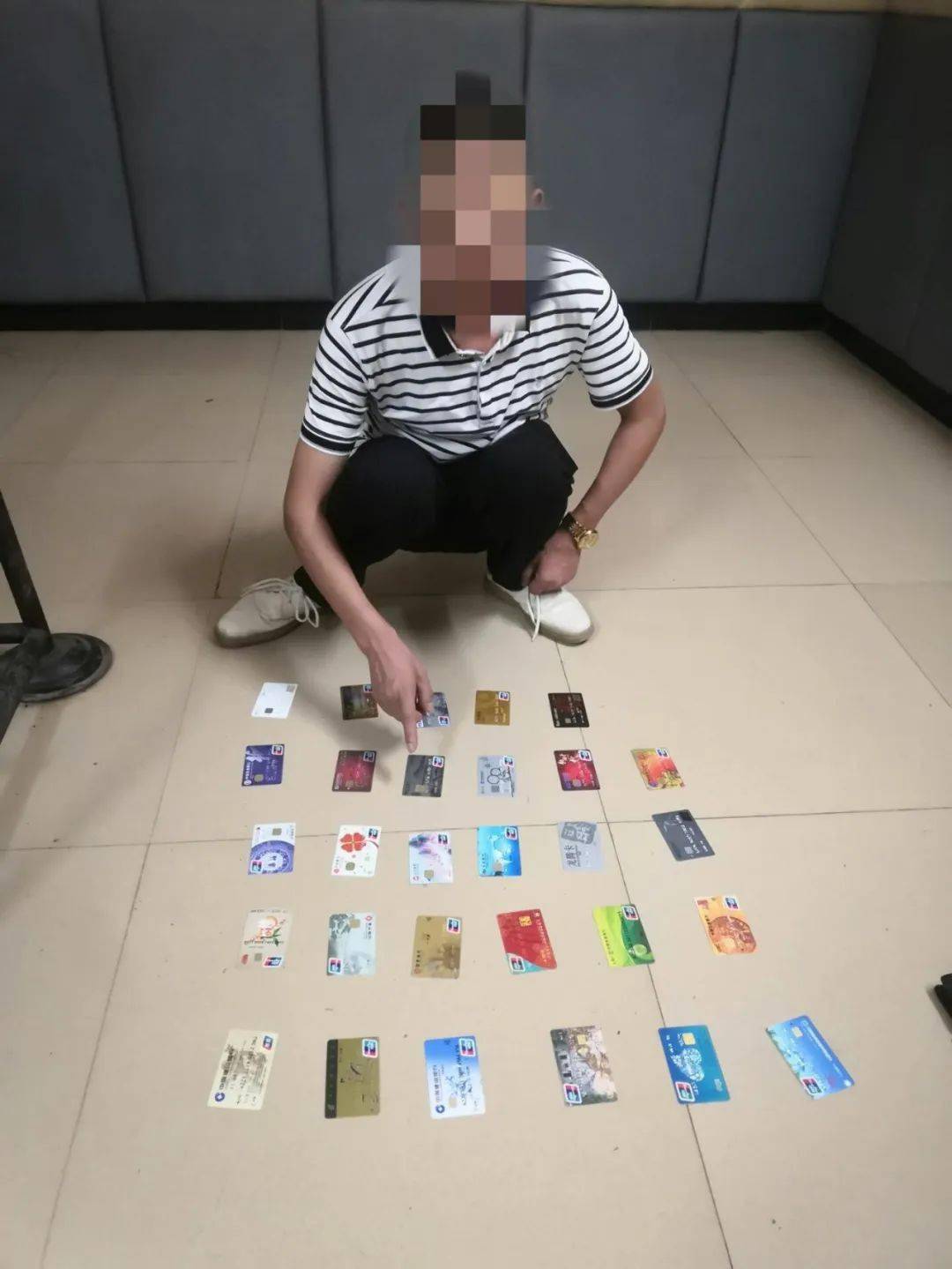 澳門一肖中100%期期準揭秘，一個關(guān)于違法犯罪問題的探討