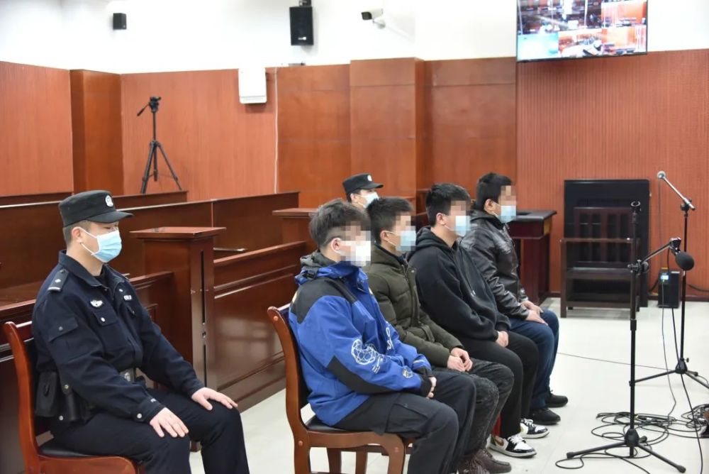 澳門一碼一肖一特一中直播，揭示背后的違法犯罪問題