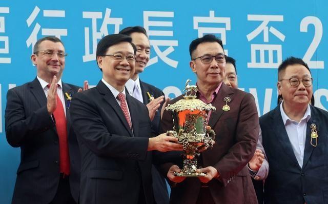 香港2024精準(zhǔn)資料，探索未來的數(shù)據(jù)寶藏